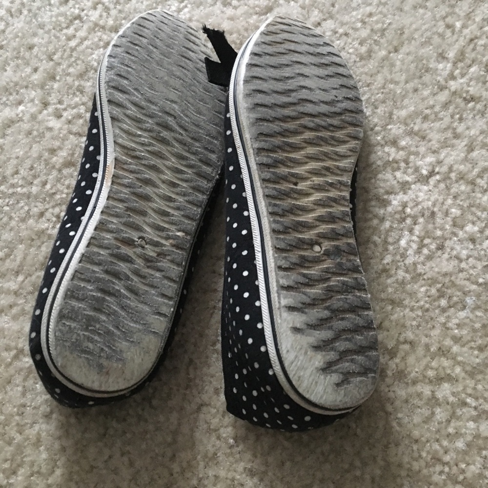 Black and White Ballet Flats - Picture 5 of 5